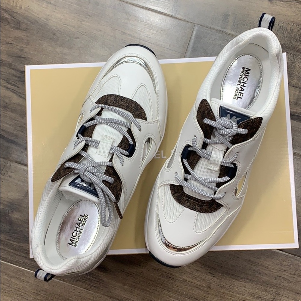 MICHAEL KORS OCTAVIA TRAINER NAPPA PU OPTIC WHITE - Picture 16 of 16